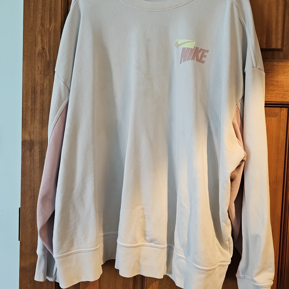 Nike Women's Cream and Pink Sweatshirt